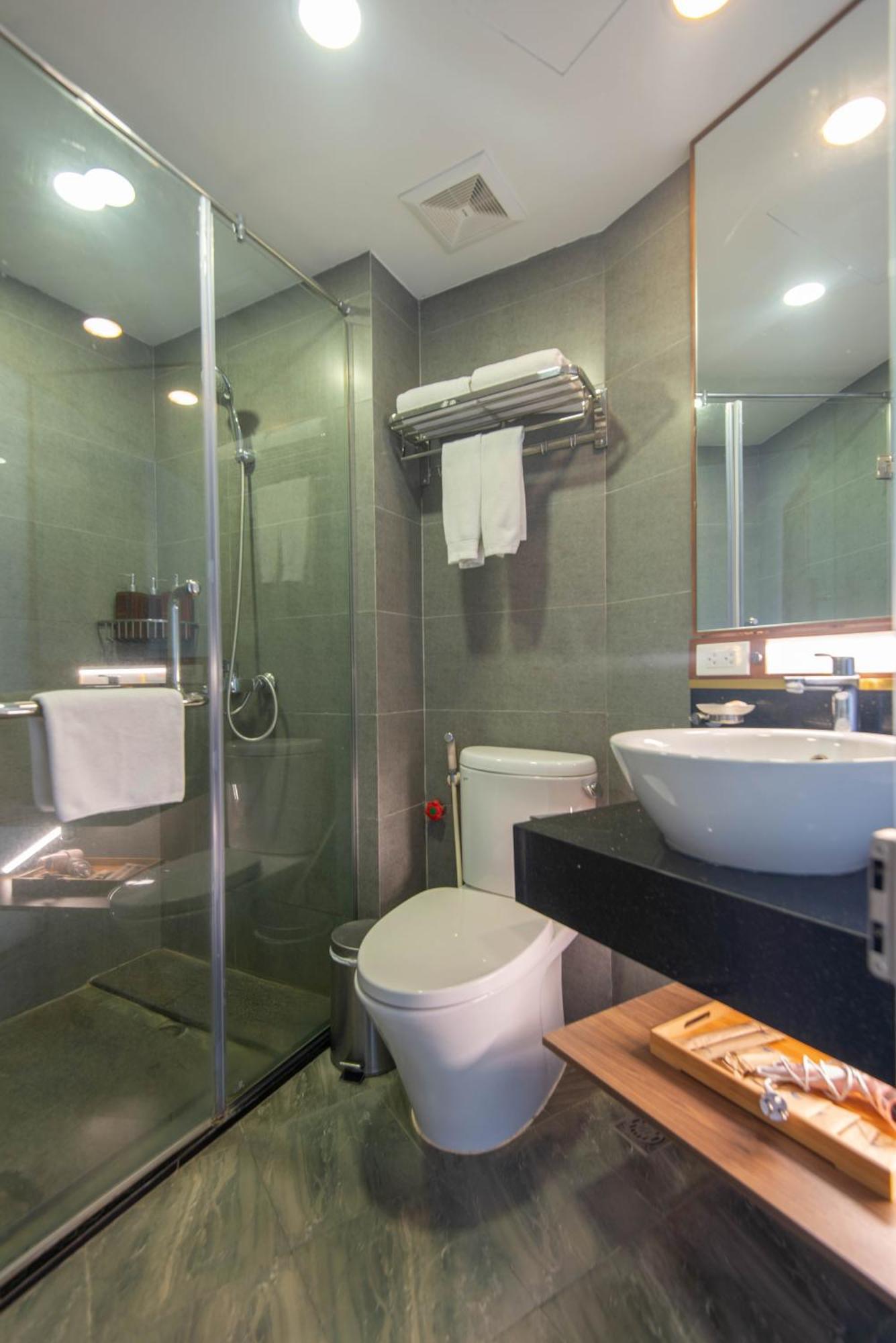 Sunny Moon West Lake Apartment Ханой Номер фото